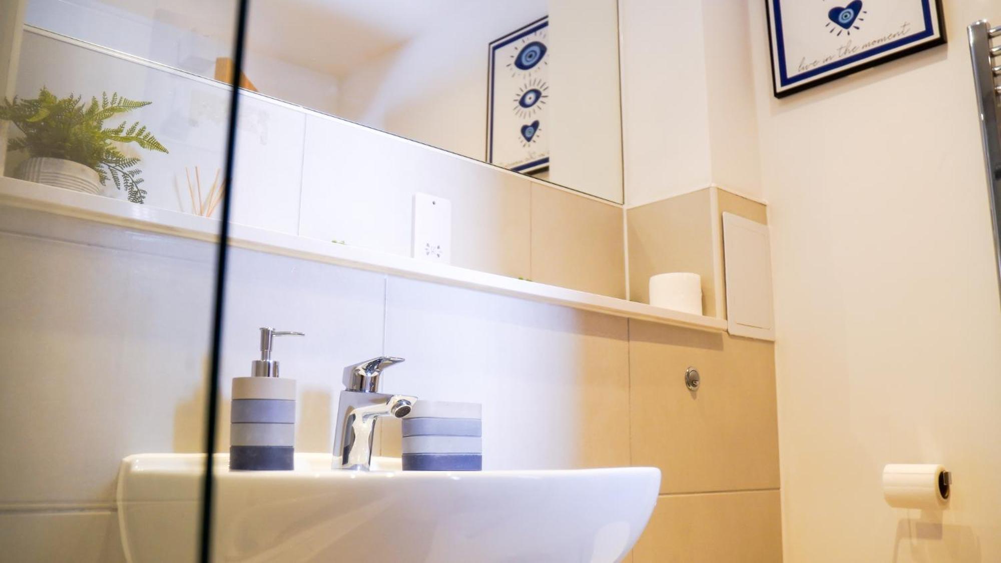 Manchester City Centre Apt With Balcony & Free Parking - Including Free 1-Hour Early Check-In Or Late Check-Out For Bookings Until July, Justeat Voucher For 2-Night Stays Minimum! Манчестер Экстерьер фото