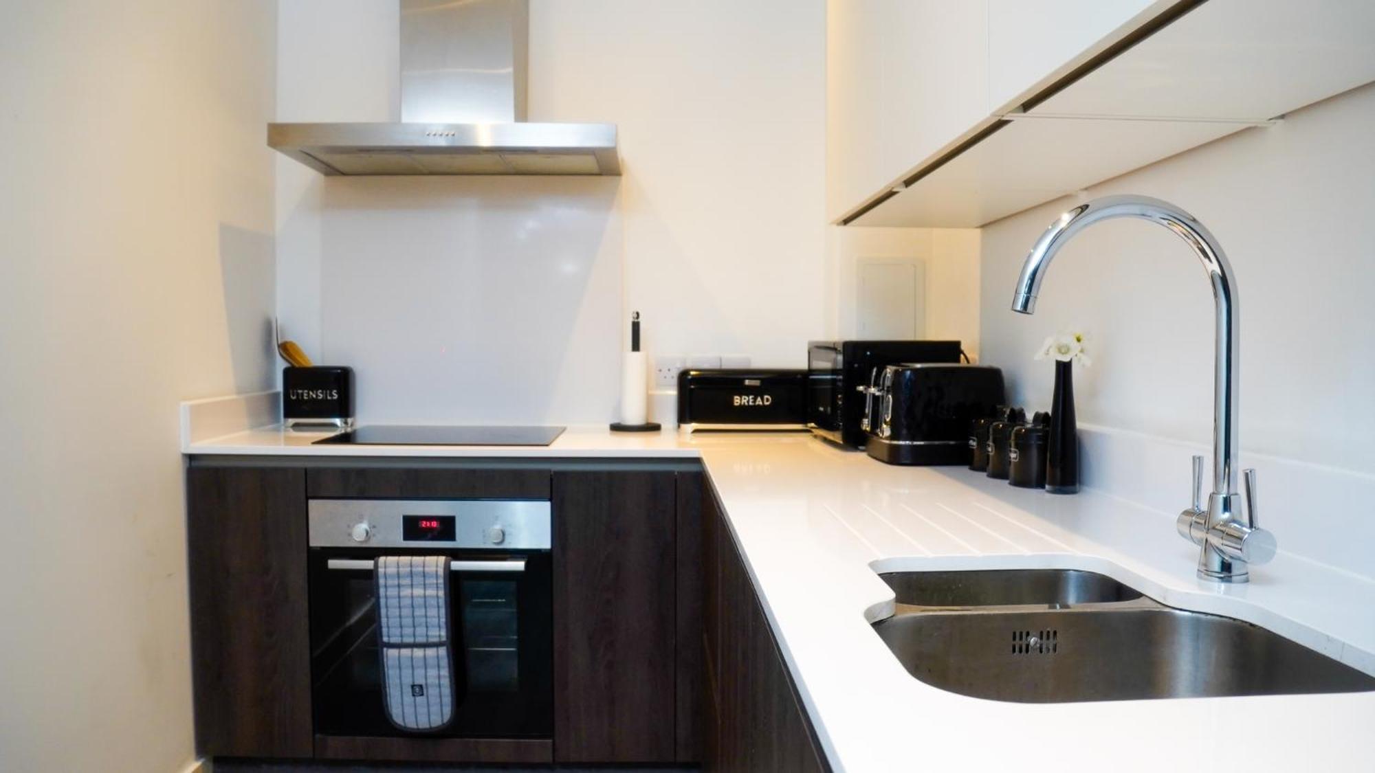 Manchester City Centre Apt With Balcony & Free Parking - Including Free 1-Hour Early Check-In Or Late Check-Out For Bookings Until July, Justeat Voucher For 2-Night Stays Minimum! Манчестер Экстерьер фото